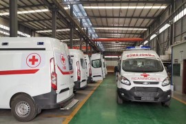 19臺福特V362準備最后的調試檢查后發車了